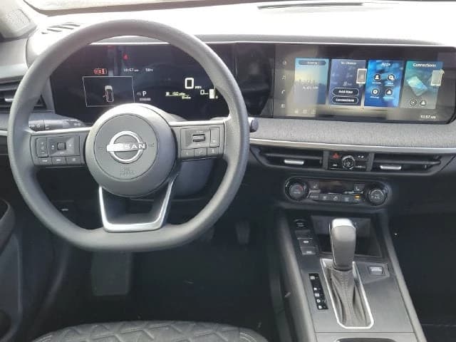 Nissan Kicks SV FWD 2027 — side view