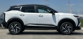 Nissan Kicks SV FWD