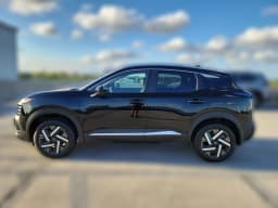 Nissan Kicks SV FWD 2026 — side view