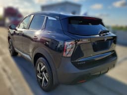 Nissan Kicks SV FWD 2026 — side view