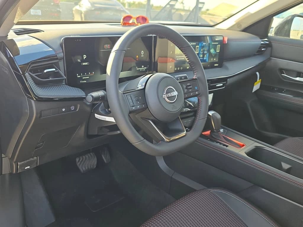 Nissan Kicks SR FWD 2026 — side view