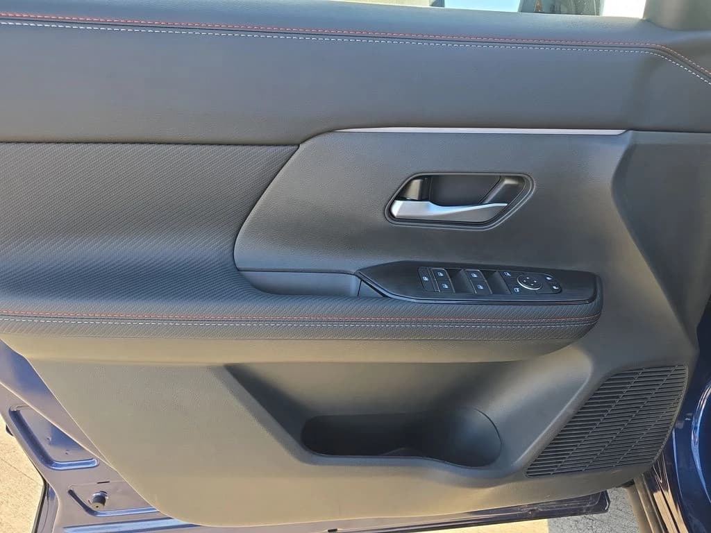 Nissan Kicks SR FWD 2026 — side view
