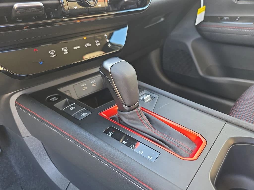 Nissan Kicks SR FWD 2026 — side view