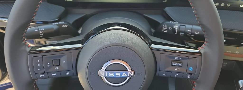 Nissan Kicks SR FWD 2026 — side view