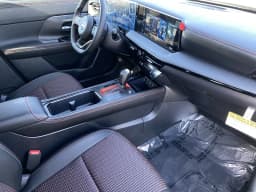 Nissan Kicks SR FWD 2027 — side view