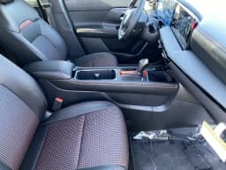 Nissan Kicks SR FWD 2027 — side view