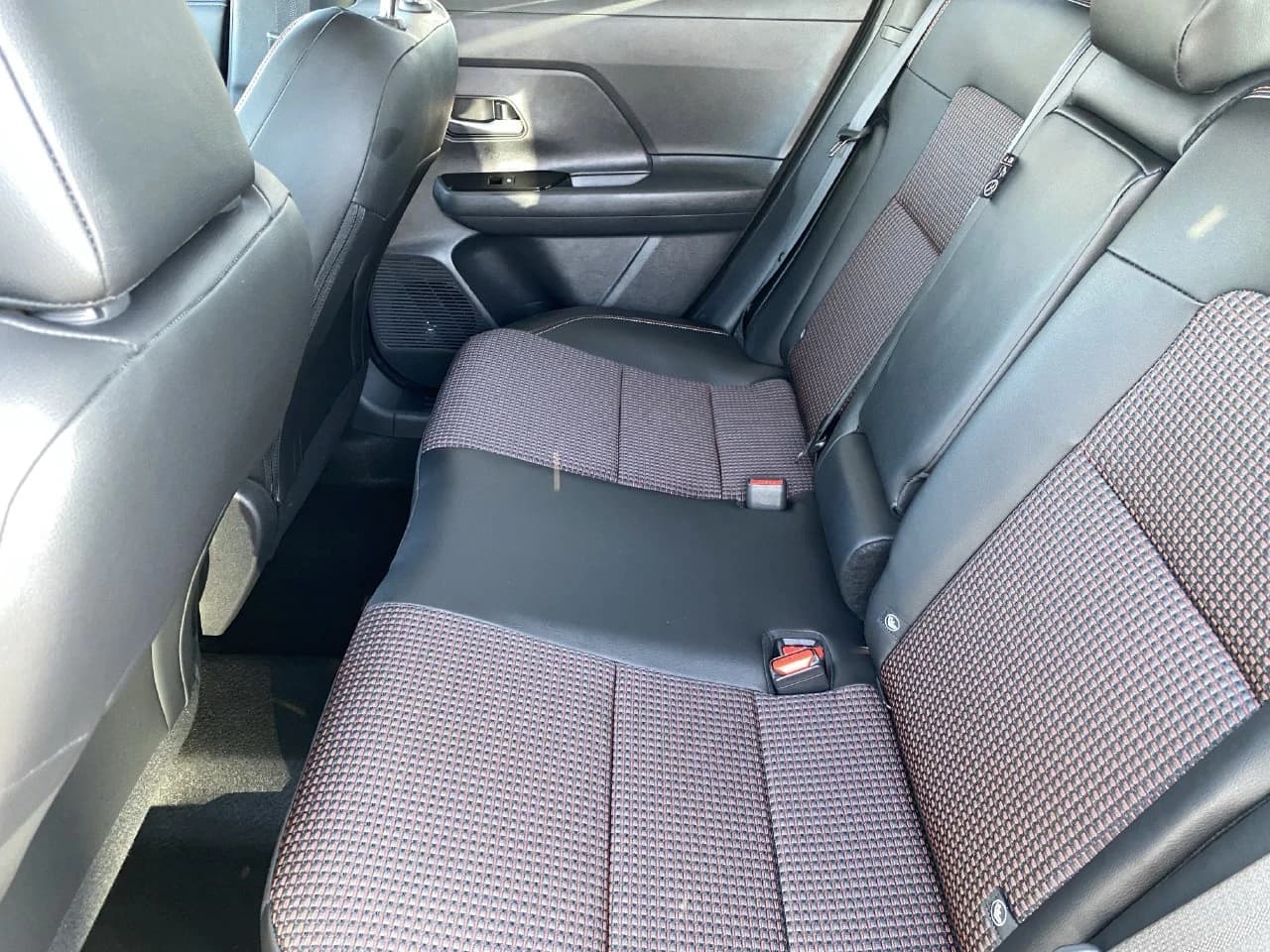 Nissan Kicks SR FWD 2027 — side view