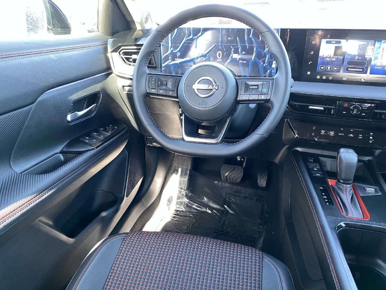 Nissan Kicks SR FWD 2027 — side view
