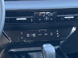 Nissan Kicks SR FWD 2027 — side view