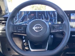 Nissan Kicks SR FWD 2027 — side view