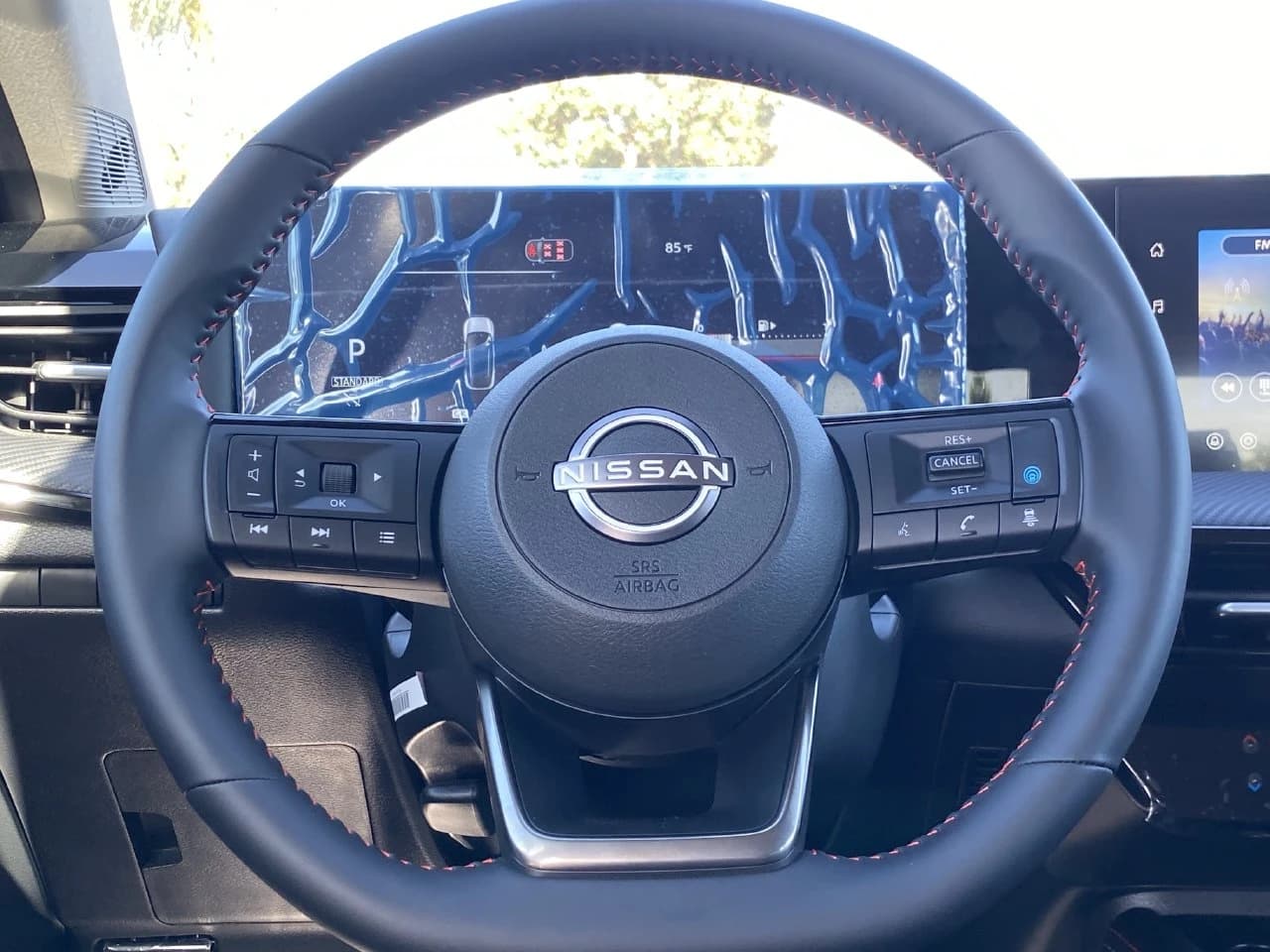 Nissan Kicks SR FWD 2027 — side view