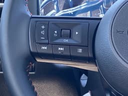 Nissan Kicks SR FWD 2027 — side view