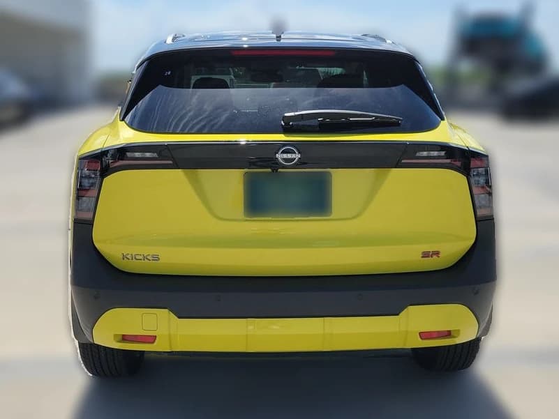 Nissan Kicks SR FWD 2026 — side view