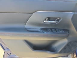 Nissan Kicks SR FWD 2026 — side view