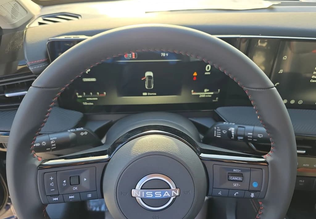 Nissan Kicks SR FWD 2026 — side view