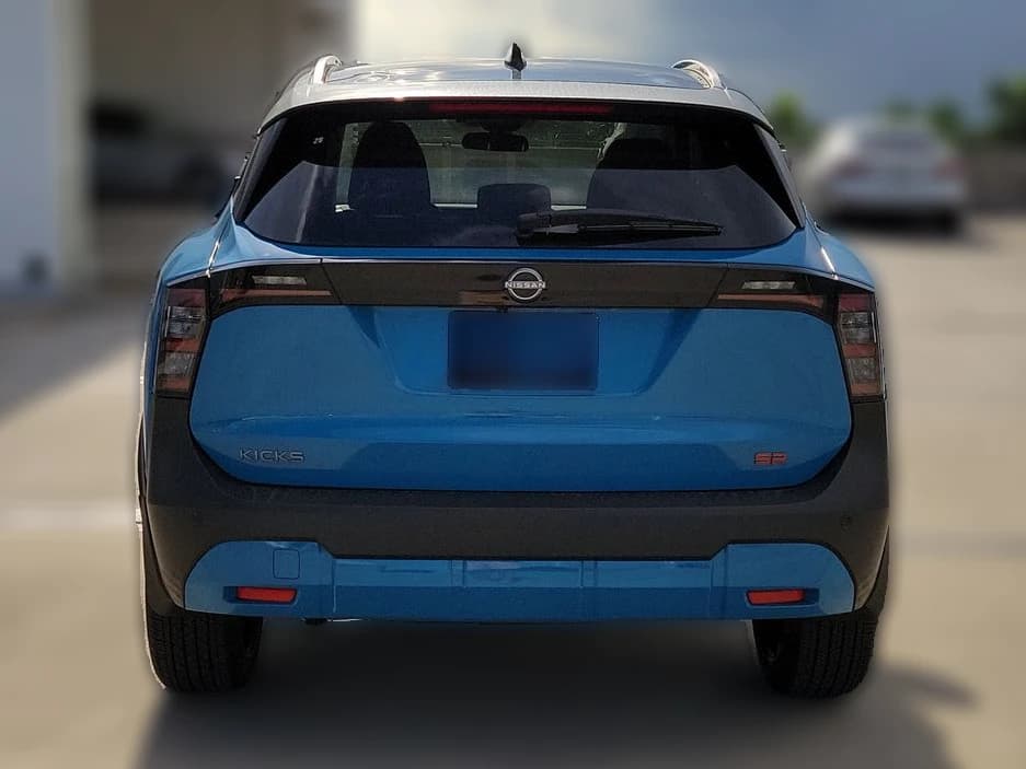 Nissan Kicks SR FWD 2026 — side view