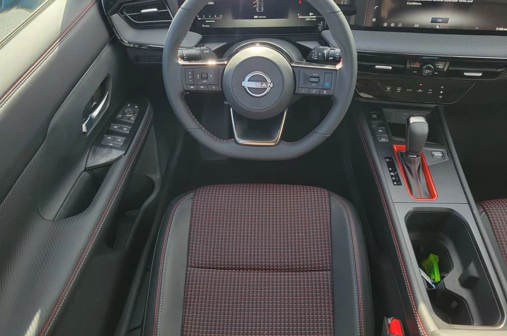Nissan Kicks SR FWD 2026 — side view