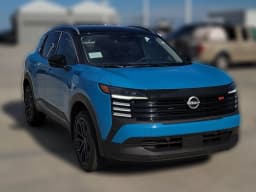 Nissan Kicks SR FWD 2026 — side view