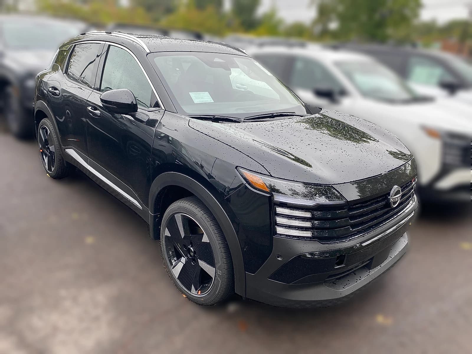 Nissan Kicks SR AWD 2026 — side view