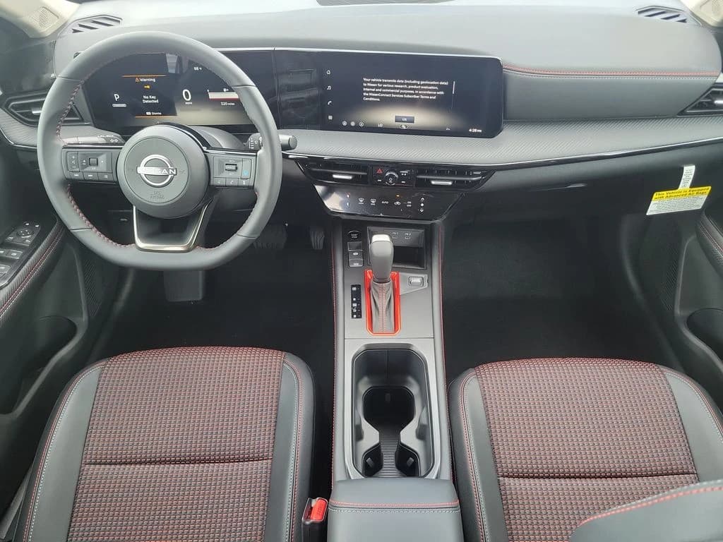 Nissan Kicks SR AWD 2026 — side view