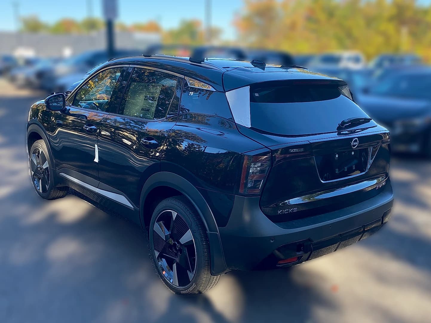 Nissan Kicks SR AWD 2026 — side view