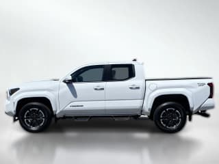 Toyota Tacoma 2WD TRD Sport Double Cab 6' Bed AT (Natl)