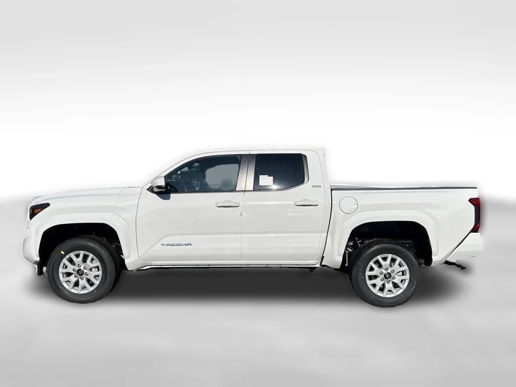 Toyota Tacoma 2WD SR5 Double Cab 5' Bed AT (Natl) 2026 — side view