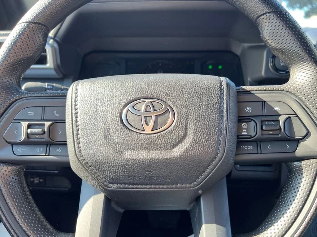 Toyota Tacoma 2WD SR5 Double Cab 5' Bed AT (Natl) 2026 — side view