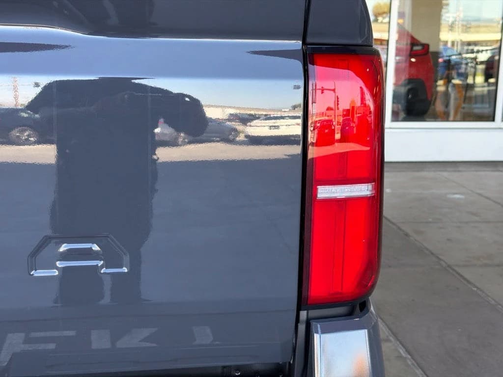 Toyota Tacoma 2WD SR5 Double Cab 5' Bed AT (Natl) 2026 — side view