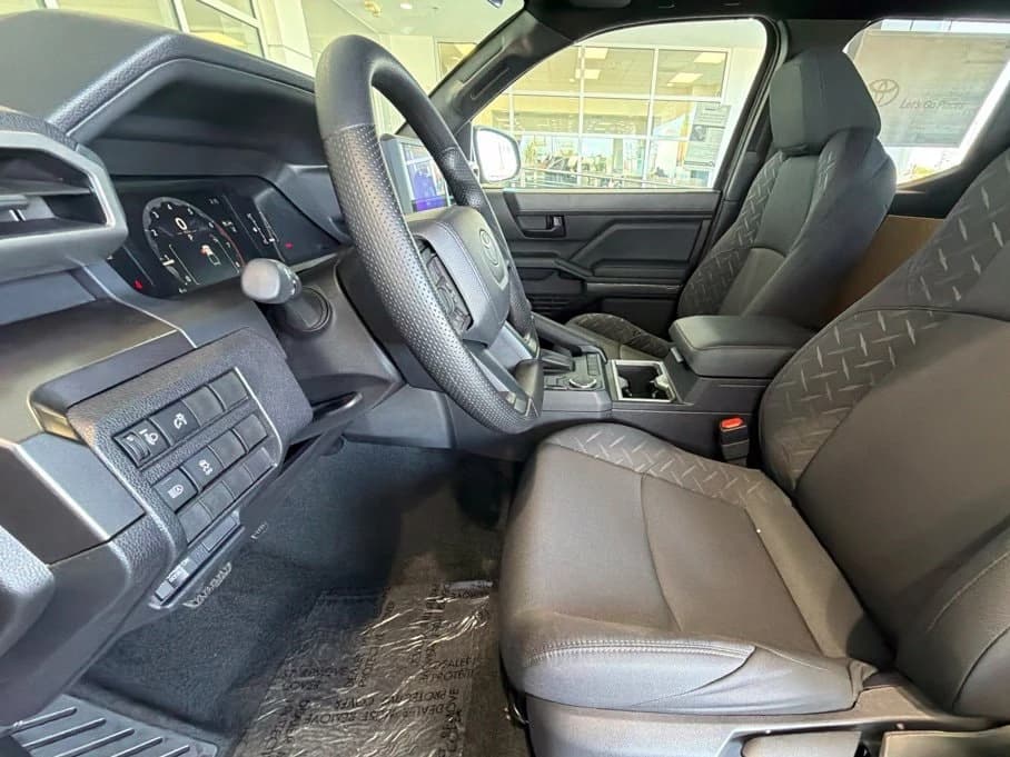 Toyota Tacoma 2WD SR5 Double Cab 5' Bed AT (Natl) 2026 — side view