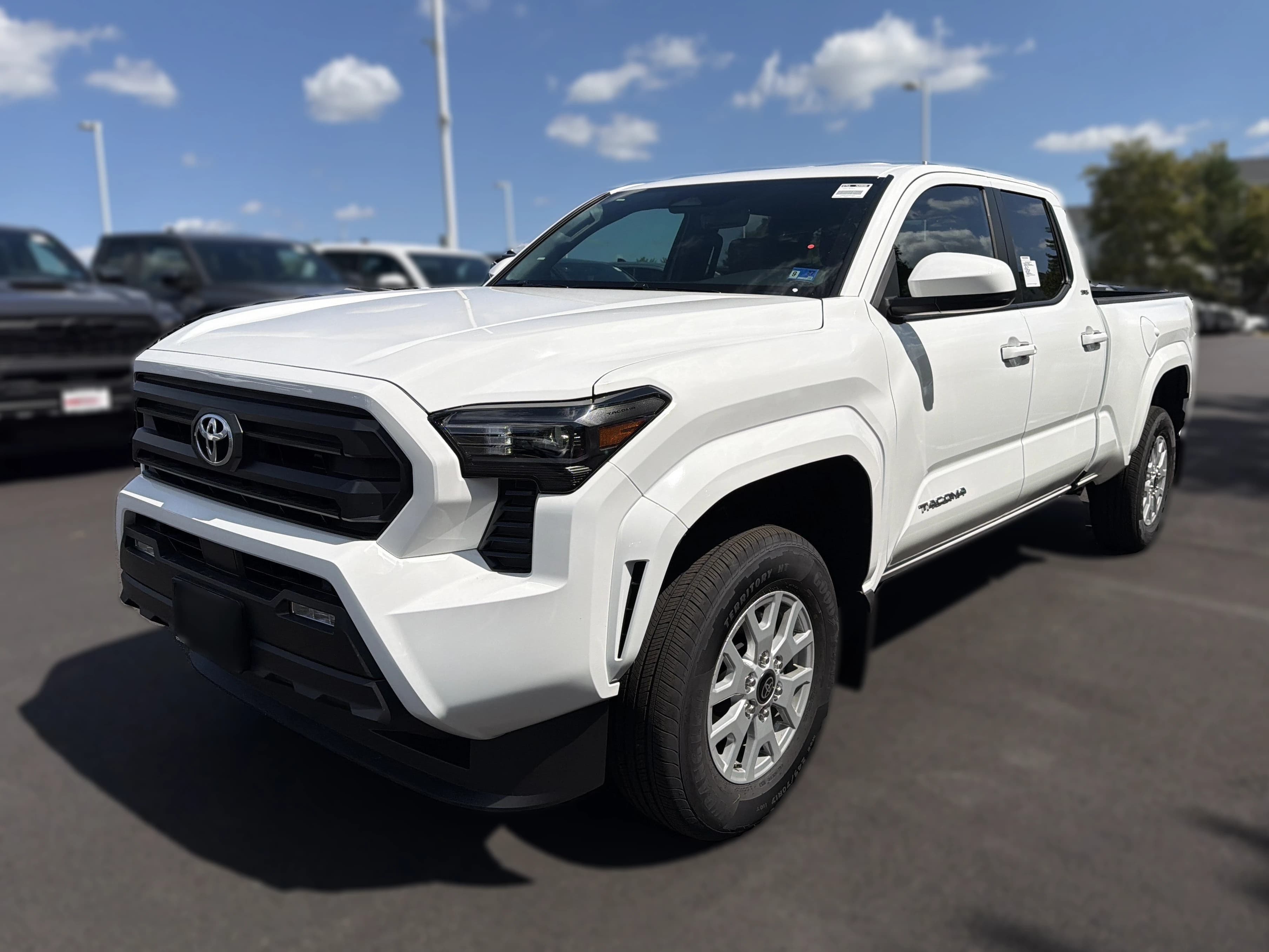 Toyota Tacoma 2WD SR5 Double Cab 6' Bed AT (Natl) 2026 — side view