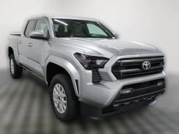 Toyota Tacoma 2WD SR5 Double Cab 5' Bed AT (SE) 2026 — side view