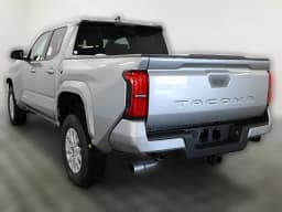 Toyota Tacoma 2WD SR5 Double Cab 5' Bed AT (SE) 2026 — side view