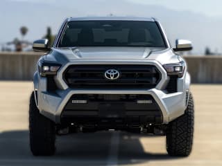 Toyota Tacoma 4WD SR5 Double Cab 5' Bed AT (Natl)