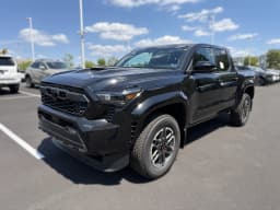 Toyota Tacoma 4WD TRD Sport Double Cab 5' Bed AT (Natl) 2026 — side view