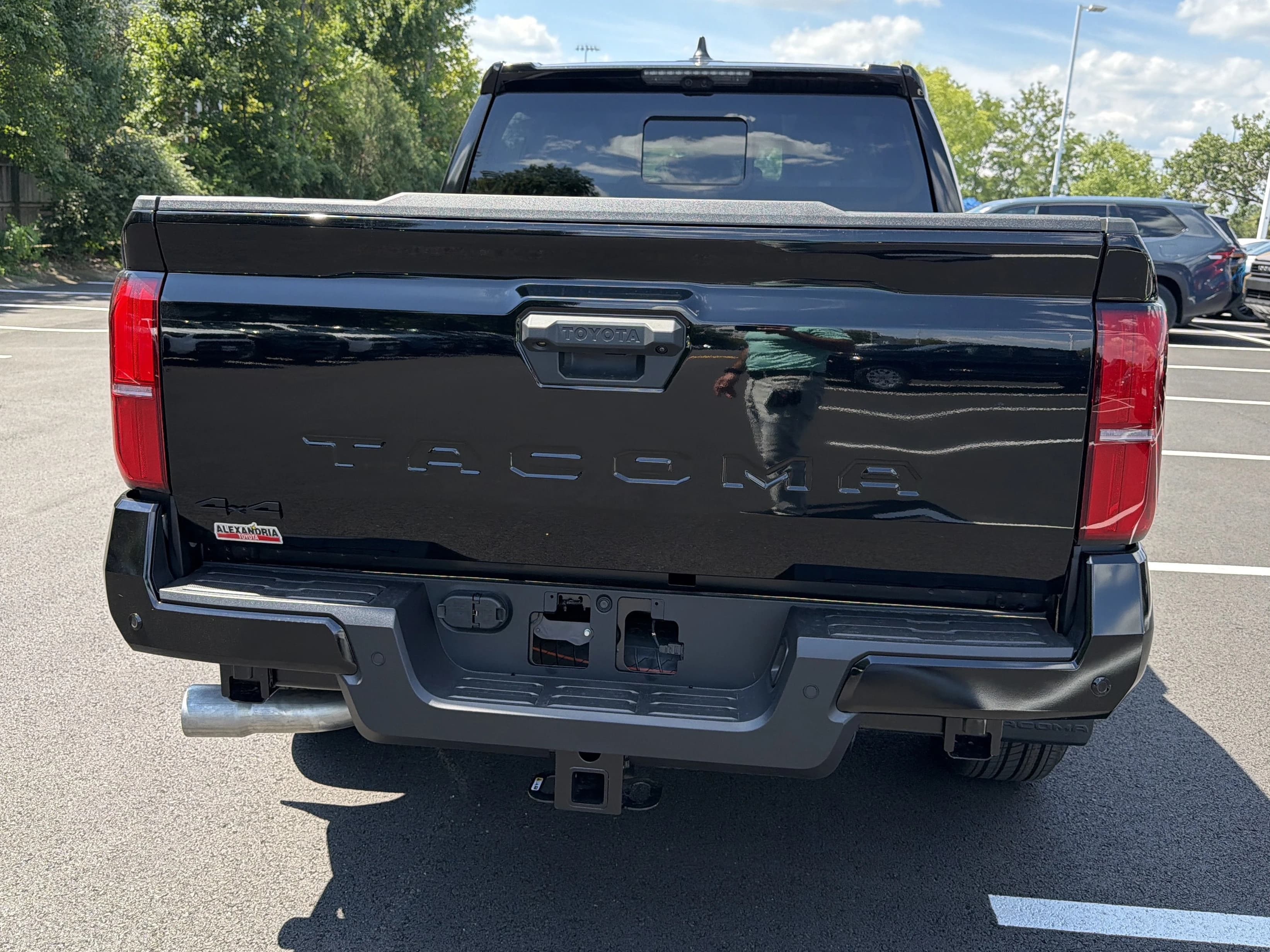 Toyota Tacoma 4WD TRD Sport Double Cab 5' Bed AT (Natl) 2026 — side view