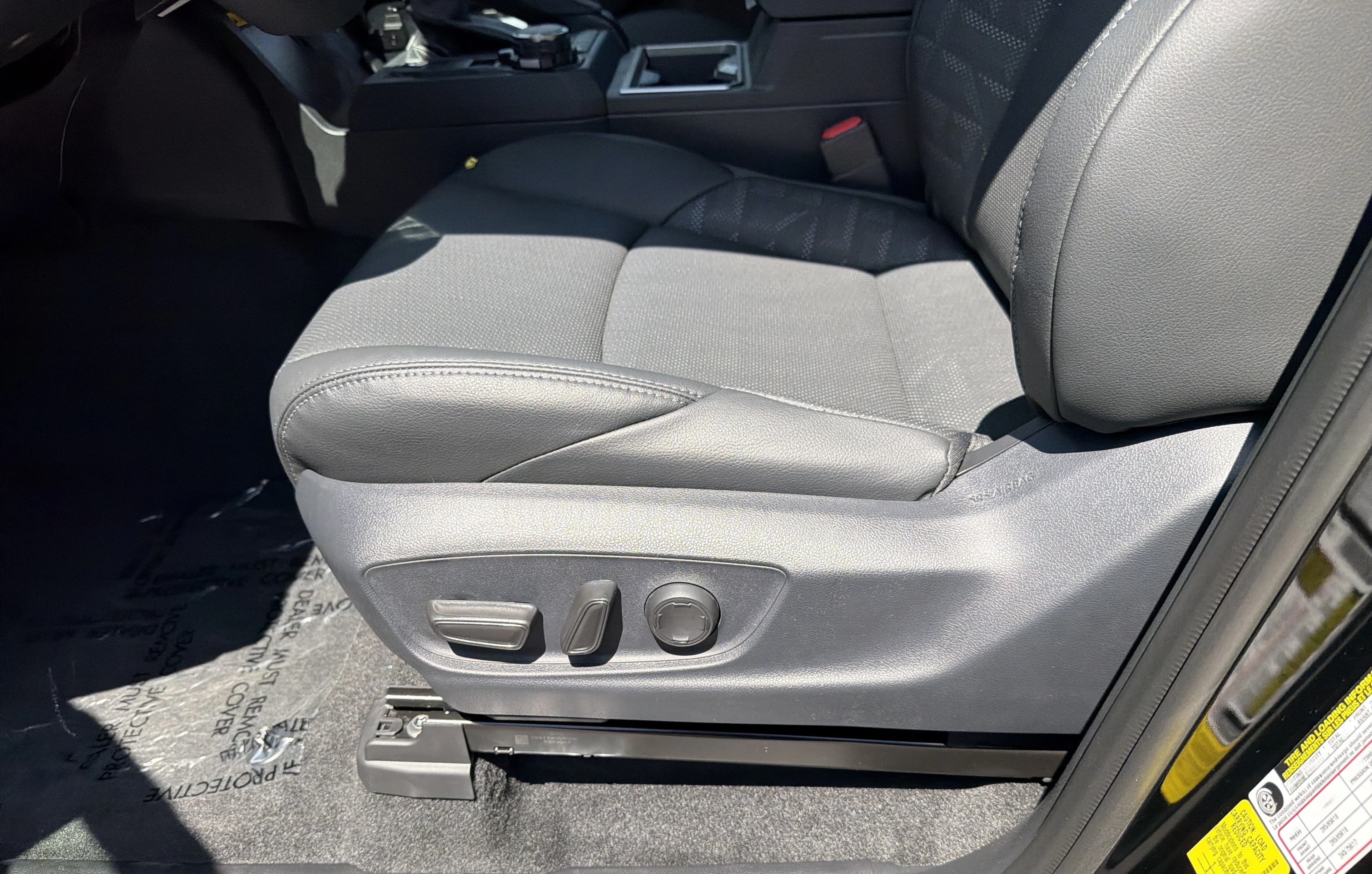 Toyota Tacoma 4WD TRD Sport Double Cab 5' Bed AT (Natl) 2026 — side view