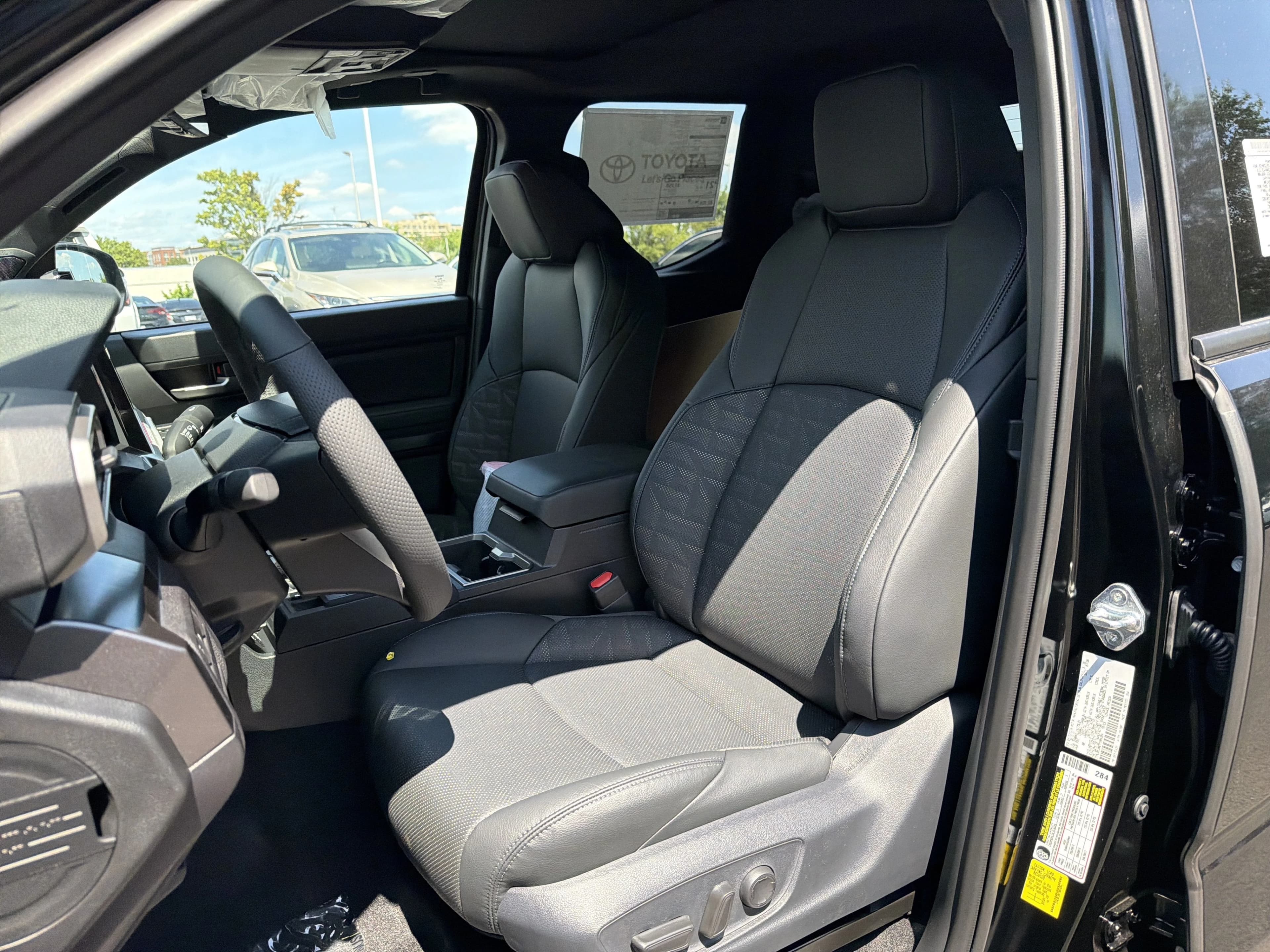 Toyota Tacoma 4WD TRD Sport Double Cab 5' Bed AT (Natl) 2026 — side view