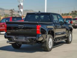 Toyota Tacoma 4WD SR5 Double Cab 5' Bed AT (Natl) 2026 — side view