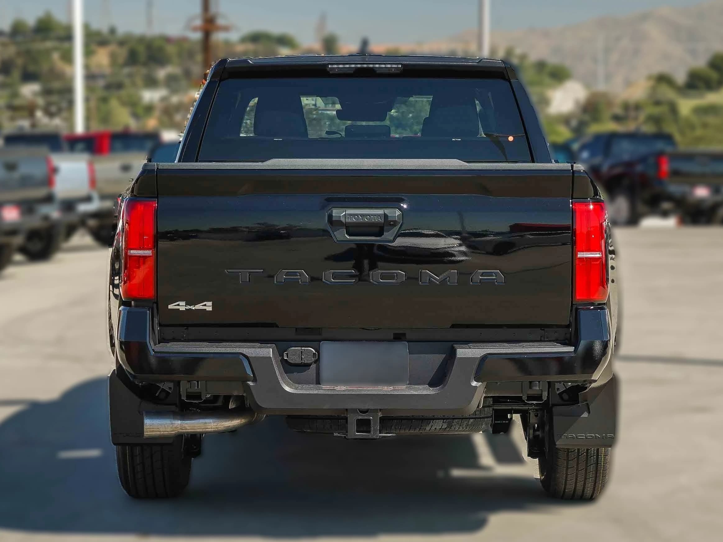 Toyota Tacoma 4WD SR5 Double Cab 5' Bed AT (Natl) 2026 — side view