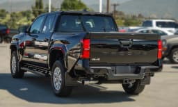 Toyota Tacoma 4WD SR5 Double Cab 5' Bed AT (Natl) 2026 — side view
