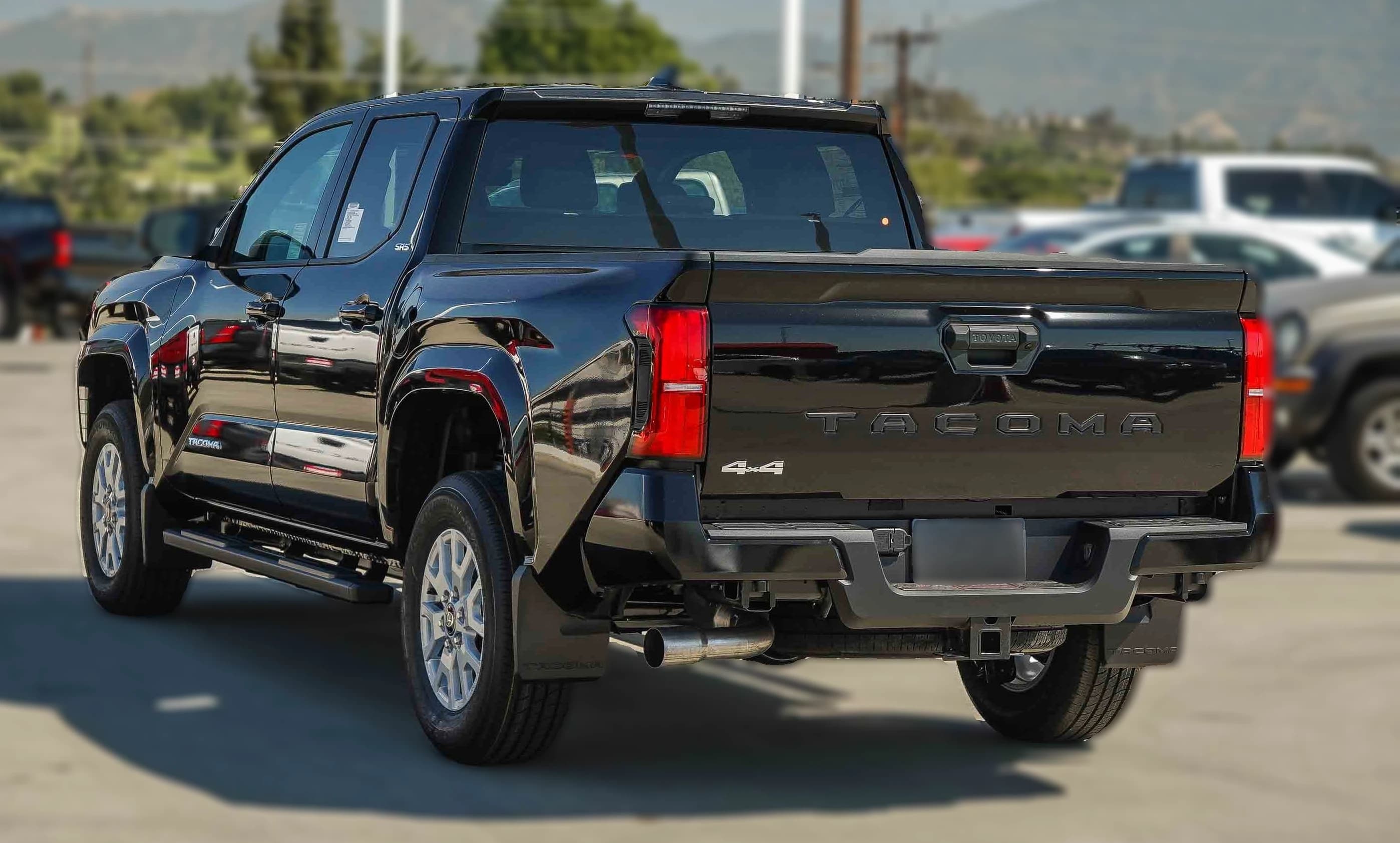 Toyota Tacoma 4WD SR5 Double Cab 5' Bed AT (Natl) 2026 — side view