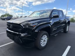 Toyota Tacoma 4WD SR5 Double Cab 6' Bed AT (Natl) 2026 — side view