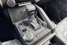 Toyota Tacoma 4WD SR5 Double Cab 6' Bed AT (Natl) 2026 — side view