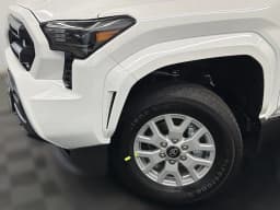 Toyota Tacoma 4WD SR5 Double Cab 5' Bed AT (Natl) 2026 — side view