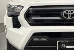 Toyota Tacoma 4WD SR5 Double Cab 5' Bed AT (Natl) 2026 — side view