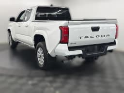 Toyota Tacoma 4WD SR5 Double Cab 5' Bed AT (Natl) 2026 — side view
