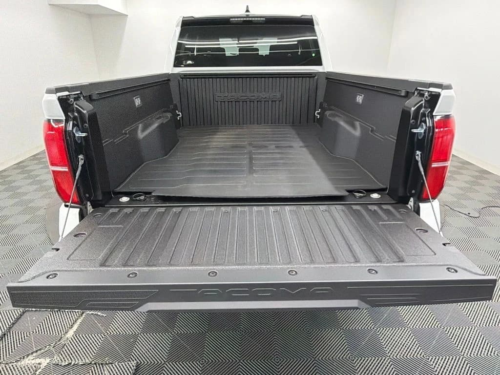 Toyota Tacoma 4WD SR5 Double Cab 5' Bed AT (Natl) 2026 — side view