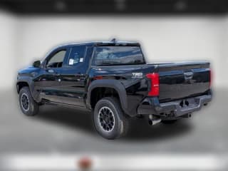Toyota Tacoma 4WD TRD Off Road Double Cab 6' Bed AT (Natl)