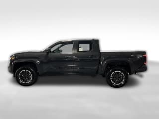 Toyota Tacoma 4WD TRD Sport Double Cab 5' Bed AT (Natl)